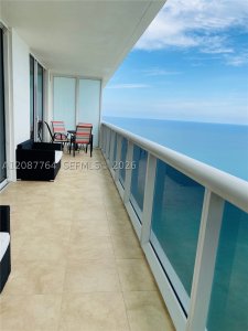 Comprar apartamento no Beach Club Two 4003