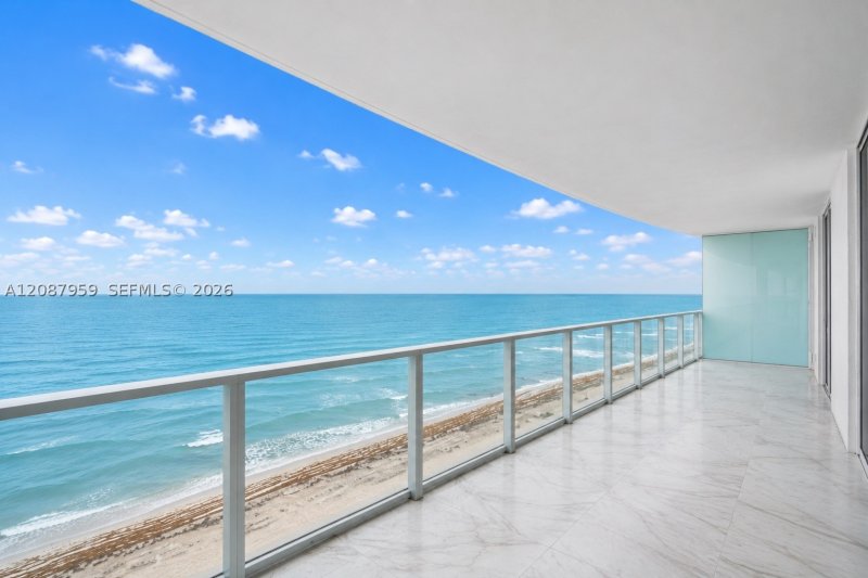 Condo for sale at Apogee Beach Hollywood 1002