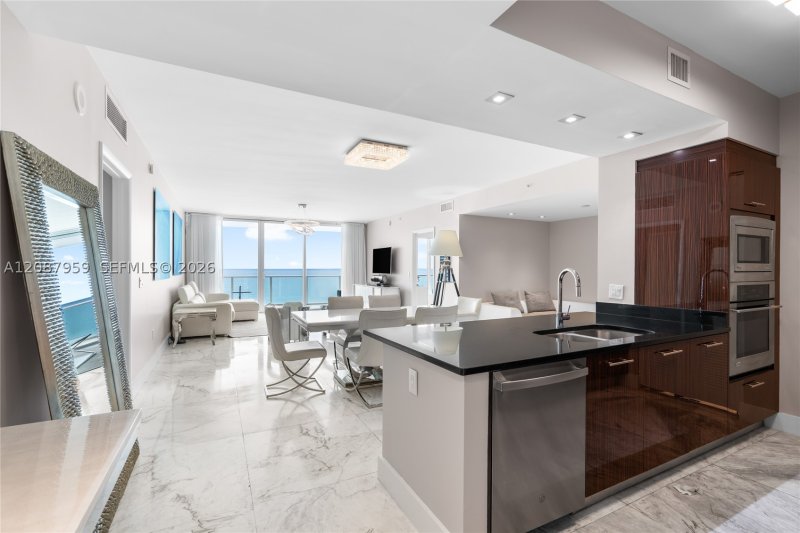 Condo for sale at Apogee Beach Hollywood 1002