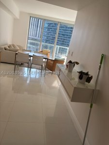 Icon Brickell Tower I Apt #804