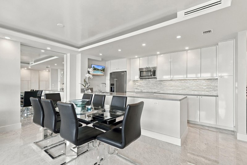 Condo for sale at Coral Ridge Towers East 1105