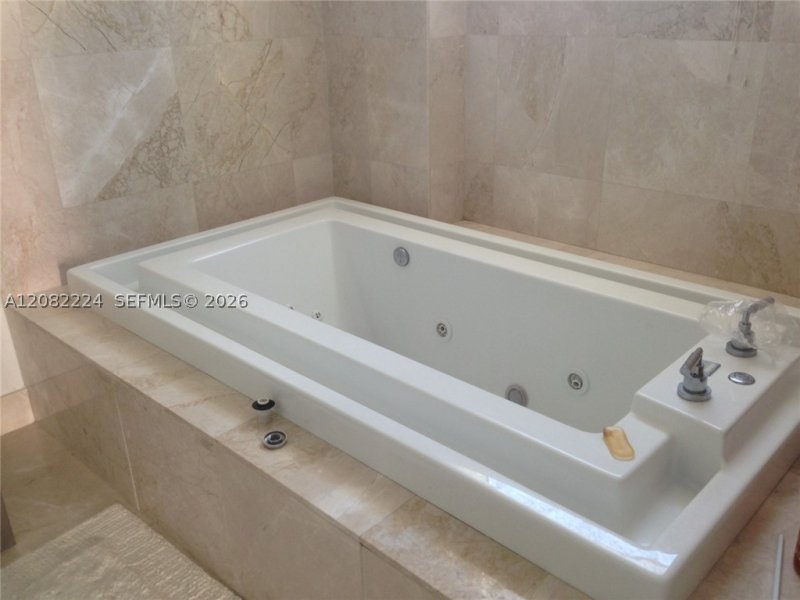 Condo for sale at Emerald Brickell 2108
