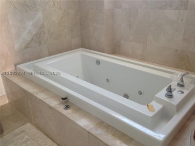 Comprar apartamento no Emerald Brickell 2108