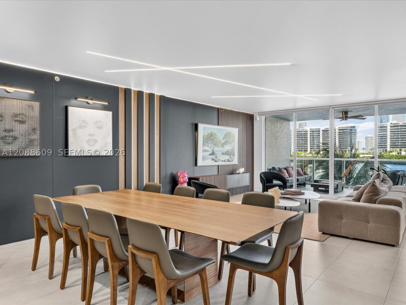 Condo for sale at Peninsula I 402