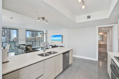Comprar apartamento no Beachwalk T1002