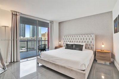 Comprar apartamento no Beachwalk T1002