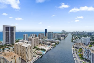 Comprar apartamento no Beachwalk T1002