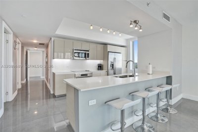 Comprar apartamento no Beachwalk T1002