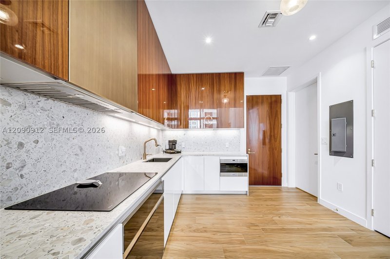 Alquiler de apartamento en Mr. C Residences Bayshore Tower 706