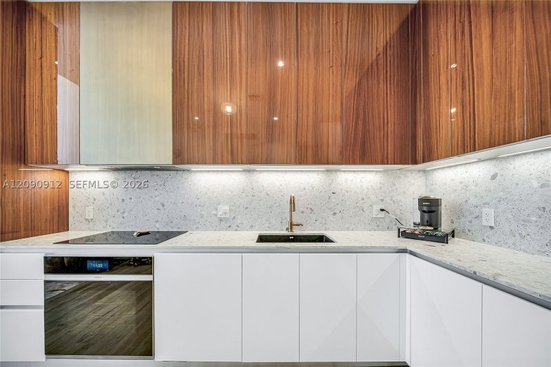 Alquiler de apartamento en Mr. C Residences Bayshore Tower 706