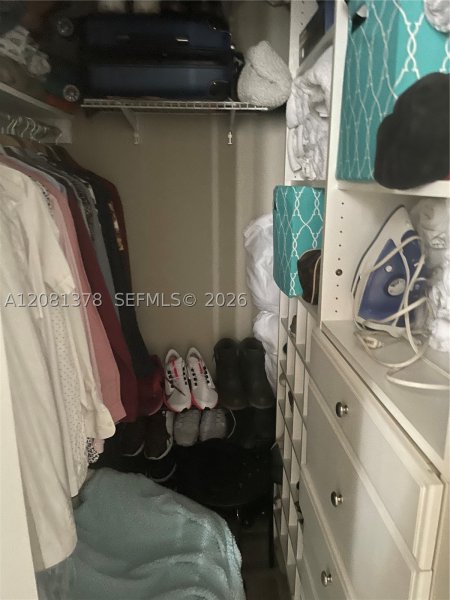 Comprar apartamento no Four Ambassadors 767