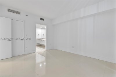 Comprar apartamento no 500 Brickell West Tower 3605