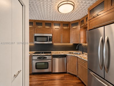 Comprar apartamento en Riviera Towers Condo 63