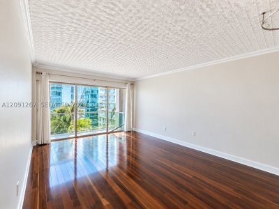 Comprar apartamento en Riviera Towers Condo 63