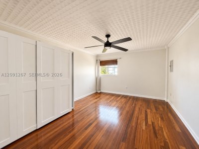 Comprar apartamento en Riviera Towers Condo 63