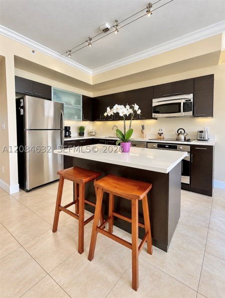 Condo for sale at The Ivy 1403