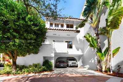 L Hermitage Coconut Grove Apt #58