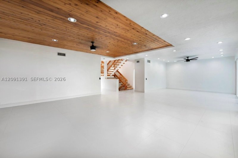 Aluguel de apartamento no L Hermitage Coconut Grove 58