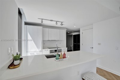 Comprar apartamento no Paraiso Bayviews 2808