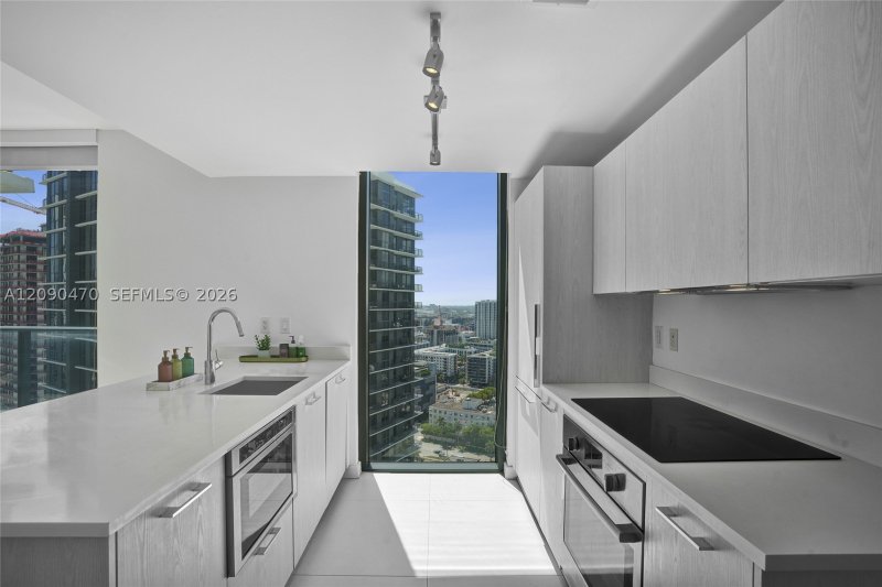 Comprar apartamento no Paraiso Bayviews 2808