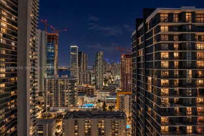 Comprar apartamento no Paraiso Bayviews 2808