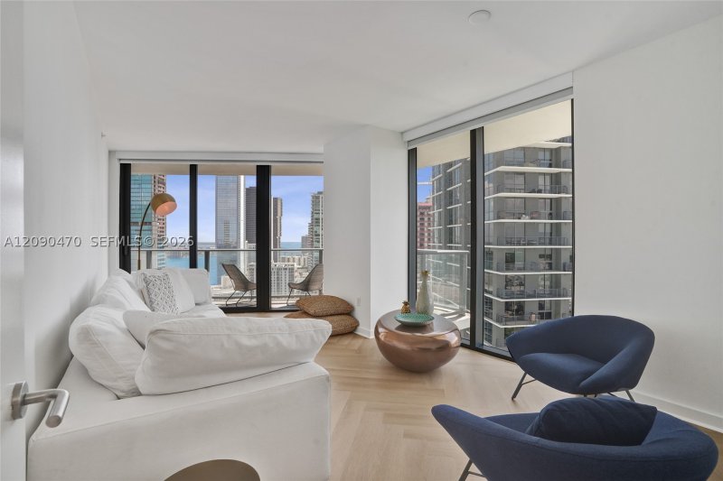 Comprar apartamento no Paraiso Bayviews 2808