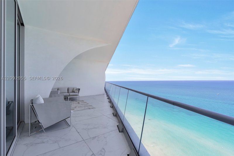 Alquiler de apartamento en Jade Signature 3203
