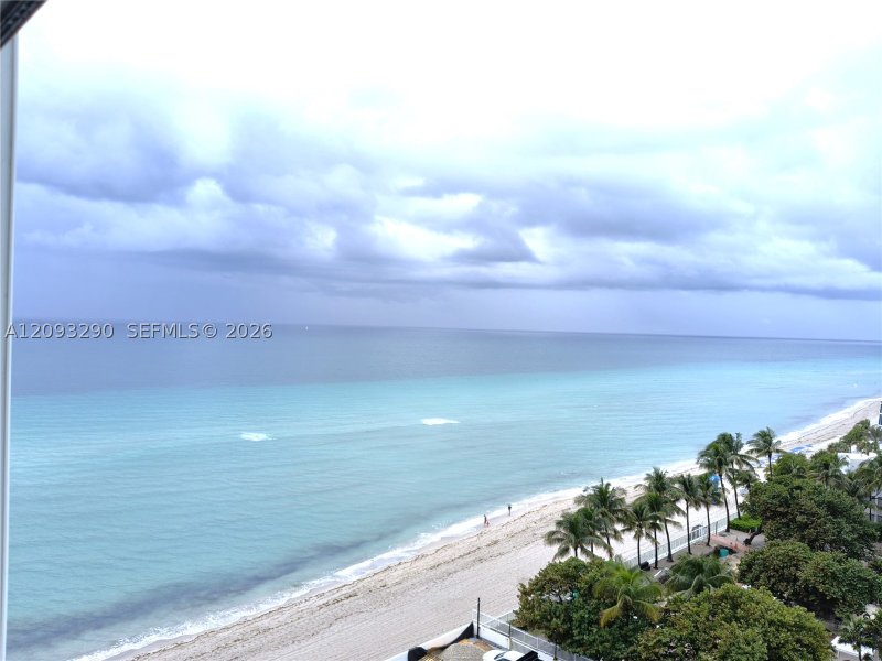 Apartment for rent at Aquarius Towers 1106S