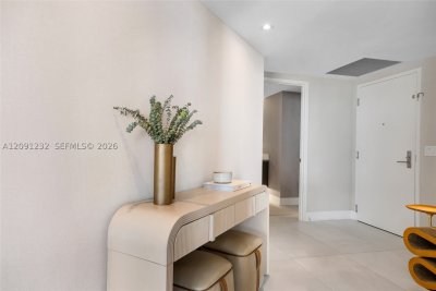 Comprar apartamento en Parque Towers at St. Tropez 5-701