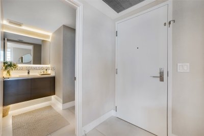 Comprar apartamento en Parque Towers at St. Tropez 5-701