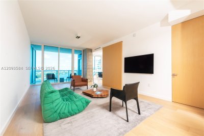 Aluguel de apartamento no Continuum I South 1802