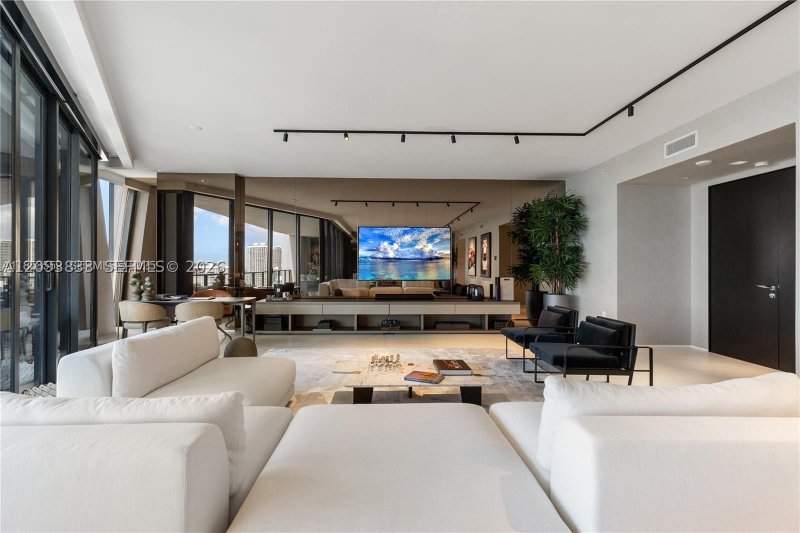 Comprar apartamento en One Thousand Museum 3502