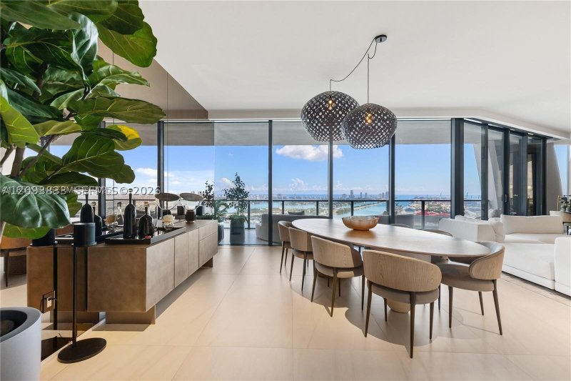 Comprar apartamento en One Thousand Museum 3502
