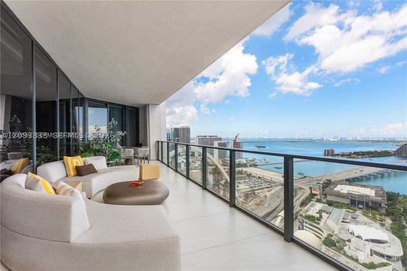Comprar apartamento en One Thousand Museum 3502