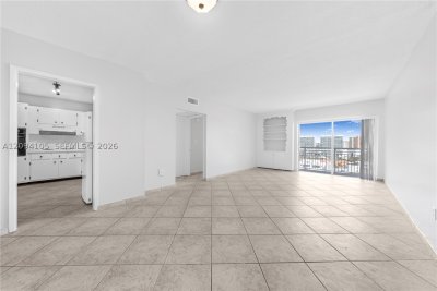 Comprar apartamento no Coastal Towers 1427