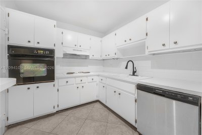 Comprar apartamento no Coastal Towers 1427