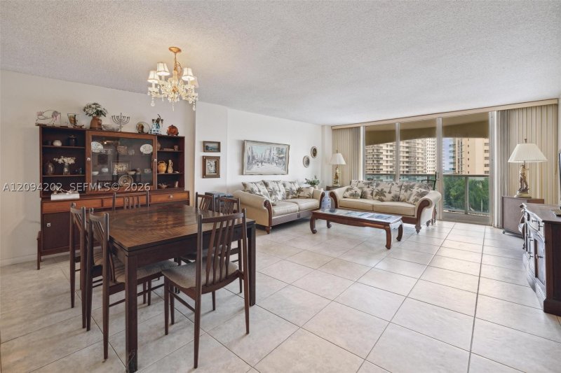 Apartment for rent at Hallmark of Hollywood 516