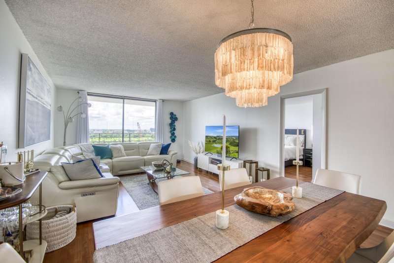 Condo for sale at Olympus Towers 1010