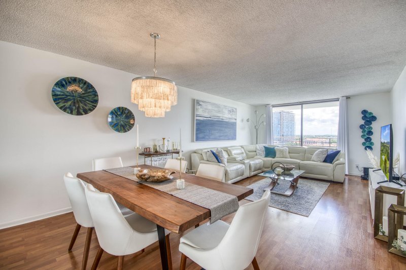 Condo for sale at Olympus Towers 1010