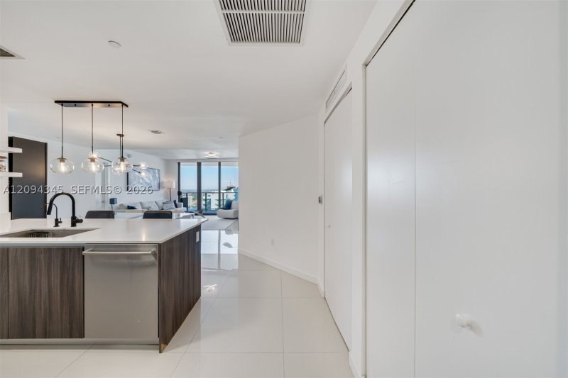 Comprar apartamento en Aria on The Bay 4805
