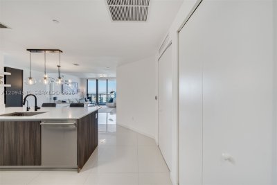 Comprar apartamento no Aria on The Bay 4805