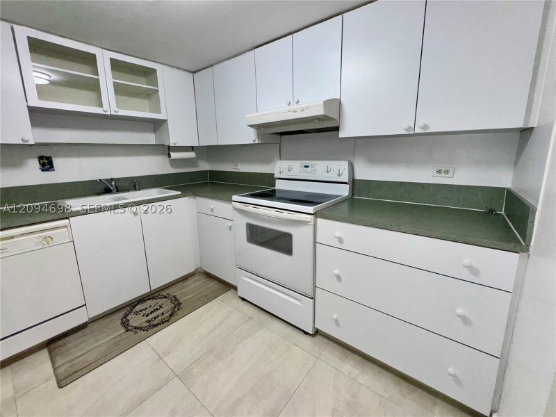 Apartment for rent at The Summit 318S