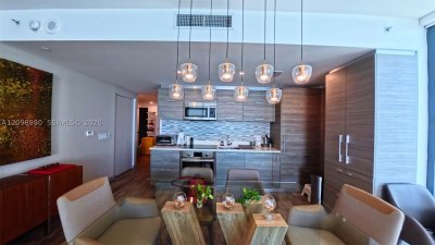 Comprar apartamento no Paraiso Bay Miami 3707