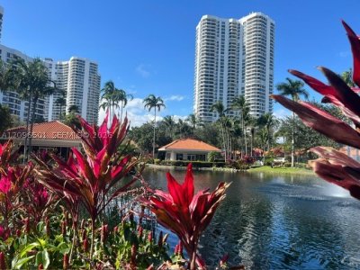 Comprar apartamento en Mystic Pointe 500 1803