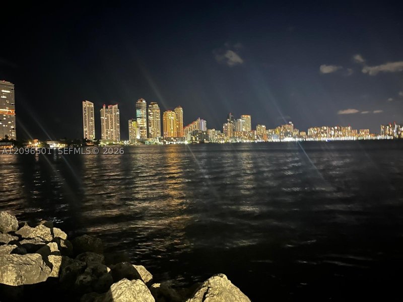 Comprar apartamento en Mystic Pointe 500 1803