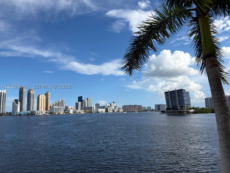 Comprar apartamento en Mystic Pointe 500 1803