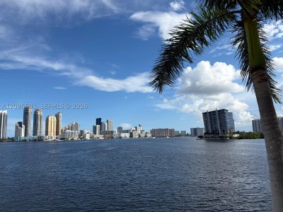 Comprar apartamento en Mystic Pointe 500 1803