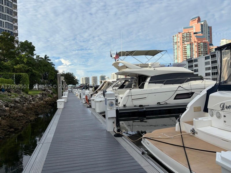 Comprar apartamento en Mystic Pointe 500 1803