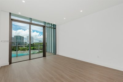 Aluguel de apartamento no One Park Tower by Turnberry 610