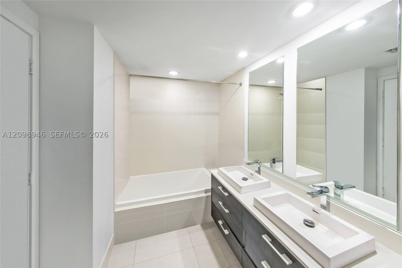Alquiler de apartamento en Brickell Heights East 1604